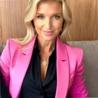 Karen Waltrip's Instagram, Twitter & Facebook