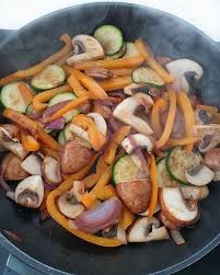 Wolfsbarsch Auf Buntem Gemuse Aus Dem Backofen Lydiasfoodblog Rezept Wolfsbarsch Rezept Abendessen Auflaufe Wolfsbarsch
