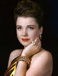 Anne Baxter Height, Weight, Body Measurements