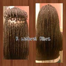 Senegalese Twists With Triangle Shaped Parts X Pression Braiding Hair And Flaxseed Gel For Hold Www Anatura Twist Braids Braided Hairstyles Hair Inspiration
