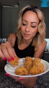 Sara Braman's Instagram, Twitter & Facebook