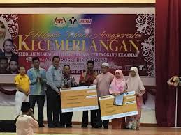 Menjadi orang tua hebat untuk keluarga dengan anak usia dini cetakan kedua 2017. Ibu Ini Kongsi 11 Rahsia Didik Anak Sukses Dalam Akademik Hafazan Quran