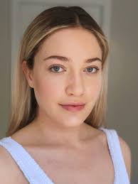 Bridget Carlson's Instagram, Twitter & Facebook