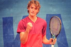 Parents met when julia was a player and apostolos was a linesman at a wta event in athens.sister, elisavet, and brothers, petros and pavlos, all play tennis. Stefanos Tsitsipas Age Height Net Worth Girlfriend Instagram Bio 2021