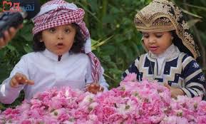 صور مهرجان الورد الطائفي 12 Children Wearing Traditional Costumes During Taif Flower Festival Saudi Arabia Arab Culture Saudi Arabia Taif