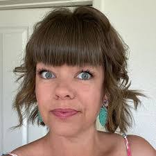 Tess Benson's Instagram, Twitter & Facebook