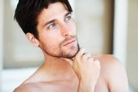 Den Sexede Mand Live Flot Mand Sidder Uden Skjorte Sin — Stockfoto ©  PeopleImages.com #613835538