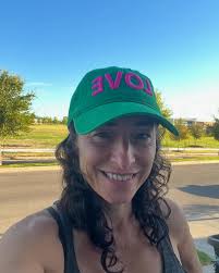 Love around the World! #lovehatexperiment #khunroad #khunroadlove