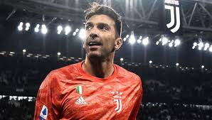 Gianluigi buffon (born 28 january 1978) is an italian footballer who plays as a goalkeeper for italian club juventus. Fifa 21 Buffon Sorprende Con Su Primera Carta Del Equipo De La Semana Ea Sports Videojuegos Depor Play Depor