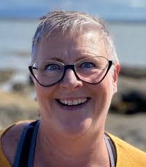 Lana May's Instagram, Twitter & Facebook