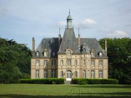Une Magnifique Propriete Au Cœur De La Sarthe Par Patrick Kalita Patrick Kalita Chasseur De Biens Immobiliers Le Manoir Chateau France Propriete