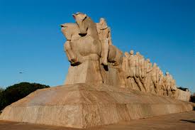 Ainda assim, deve lá ficar. Pedido De Retirada De Estatuas Em Sp Traz Debate Sobre Apagao Historico