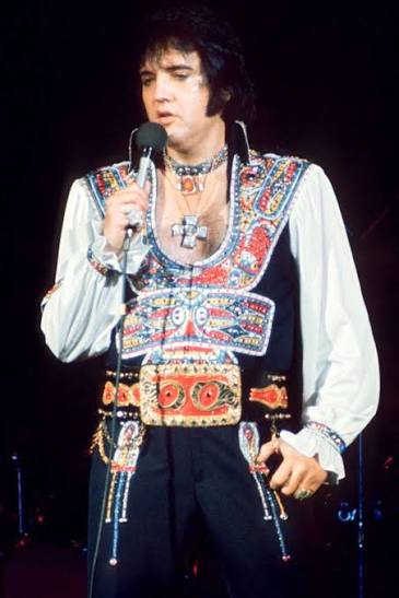 In 1977, Elvis Presley performed one of his final concerts. 👑🎤