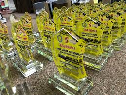 There are 3 ways to get from pandan jaya lrt station to ampang by train, taxi or foot. Tenca Creative On Twitter Wooden Plaque Crystal Plaque For Night Run Mpaj Tencacreative Crystalplaque Uvprinting Dean0126937634