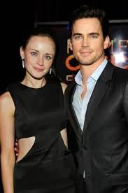 Babası eski amerikan futbolu oyu. Matt Bomer Alexis Bledel Filme Serien Mann