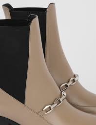 When it comes to womens heeled chelsea boots, it's all about keeping things sleek with neutral colours such as black and navy with clean, feminine as we've already mentioned, mens chelsea boots were a thing before women took on the trend and still remain a popular choice to this day. Linda Mink Leather Women S Heeled Boot Ilvi