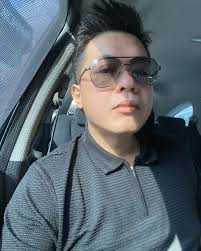 Desmond Teo (@desmond.teo.1048) • Facebook