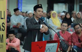 Cabaran ibubapa paling besar masa kini dewan muslimat pas malaysia dmpm facebook. Cabaran Pemuda Belia Zaman Sekarang Sangat Berat Dr H Abdul Somad Ukm News Portal