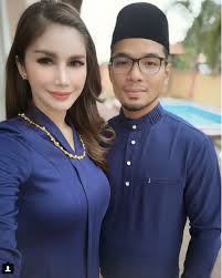 Coach yin @yeentishrin alatsenamanhomeworkout my link whatsapp,click here wasap.my/+60179416902/pmfatburner. Kejelitaan Ikut Wajah Ayah Nur Sajat Di Bahan Netizen