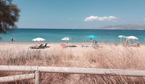 Di seguito vengono descritte le località di naxos visitate in un ipotetico giro dell'isola dalla chora (il capoluogo) verso sud. Vacanze A Naxos Dove Dormire E Quali Spiagge Vedere Mytripmap
