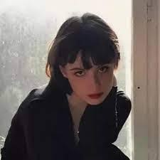 Lillian Lamb's Instagram, Twitter & Facebook