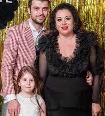 Marius elisei a mai declarat pentru kanal d că nu fidelitatea reprezintă o problemă în cuplul lor, ci problemele financiare. Acces Direct Stire Viva Oana Roman È™i Marius Elisei Facebook