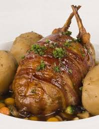 2 Cailles 100 G De Viande De Boeuf Hache 200 G De Chair A Saucisse 2 C A S De Persil Hache Caille Recette Recettes De Cuisine Recette Caille Farcie