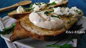 Avevo una curiosità assurda di assaggiarle accendete il forno a 220°. Patate Americane Al Forno Con Salsa Al Formaggio Rita S Kitchen