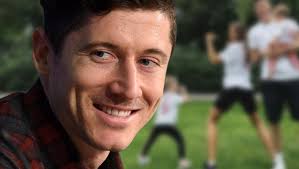Robert lewandowski familie / robert lewandowski age, caste, wife, children, family. Robert Lewandowski Was Fur Sportskanonen So Niedlich Eifern Seine Kids Ihm Nach Bunte De