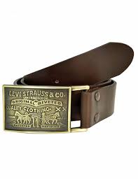 Acier, cuir, tissu, analogique ou digitale, trouvez la meilleure montre pour votre poignet ! Ceinture Homme Levi S Brun