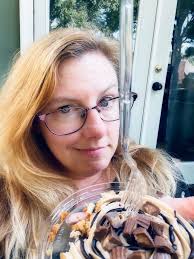 Do you eat cookies with your hands?