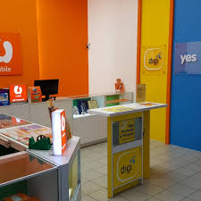 Mobile centre խանութների ցանցում ապառիկով գնումների հնարավորություն ունեն 20 տարին լրացած հհ քաղաքացիները: U Mobile Centre Bangi