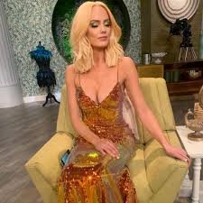 Southern charm alum jenna king wishes herself a happy mother's day while holding a dog in a car. Kathryn Dennis Debuts Blonde Hair At Southern Charm Reunion People Com