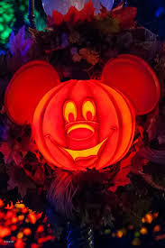 The great collection of disney halloween screensavers and wallpaper for desktop, laptop and mobiles. Photos New Halloween Photopass Wallpapers Now Available From Walt Disney World And Disneyland Resort Wdw News Today