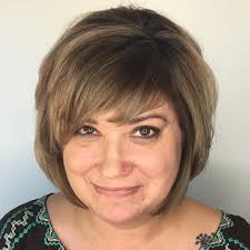 Dec 31, 2020 · a very short pixie cut may suit you, but it can show off your double chins. Therighthairstyles Com Wp Content Uploads 2018