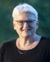 Lori Cottingham's Instagram, Twitter & Facebook