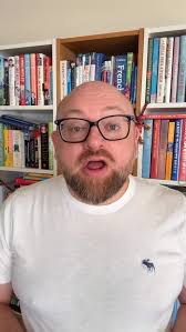 Wild-born Chough fledges in Kent for first time in 200 years! A young  red-billed chough has successfully taken flight from a wild nest in Dover,  marking the first time in more than