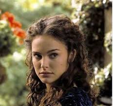 Taylor Hill o Natalie Portman: chi è più bella? : r/VindictaRateCelebs