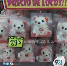 Aunque los mexicanos creen que no se celebra con tanto ahínco como el día de la madre, el 10 de mayo, algunos han visto la pandemia como una oportunidad para acercarse a la familia y revalorar la figura paterna. El Mundo Desde Un Peso Promociona Sus Regalos Para El Dia Del Amigo