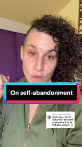 Explorando la jerarquía en relaciones no monógamas