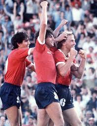 Volver a la noticia burruchaga lucha para mantener a gastón silva, andrés roa y leandro fernández. Coleccion Roja On Twitter
