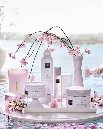 Begin the new month with a revitalizing self-care routine from our  bestselling collection, The Ritual of Sakura🌸🩷. Celebrate each day as a  new beginning and appreciate every bit of joy and love.