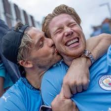 🎙️ Rodri's message to Kevin De Bruyne: "We wish you the best, all our  teammates and myself. It's been a complete honour and pleasure to play with  you, it's been a great,