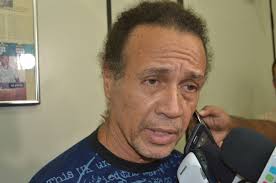 Delegados apresentam acusado de decapitar idoso