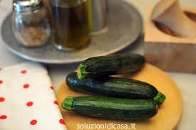 Se il cibo che il vostro amico a quattro zampe consuma generalmente così come i cetrioli, le zucchine possono essere degli ottimi e salutari snack per il vostro cucciolo. Come Lessare Le Zucchine Soluzioni Di Casa