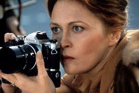 Iconic actress Faye Dunaway's life now as she spills all