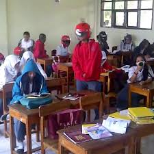 Pendaftar jalur mandiri unm makassar dapat memilih jalur ujian tulis atau jalur prestasi. Sma Negeri 16 Makassar High School In Makassar