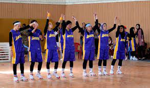 The official women's basketball page for the grand valley state university lakers. Dvids Images Afghan Women S Basketball Team Now Wearing Lakers Uniforms Image 13 Of 17