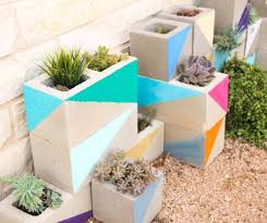 Landscape It A Colorful Cinderblock Succulent Garden A Kailo Chic Life Cinder Block Garden Succulent Garden Diy Succulents Diy