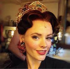 Lizzie Holmes || West End